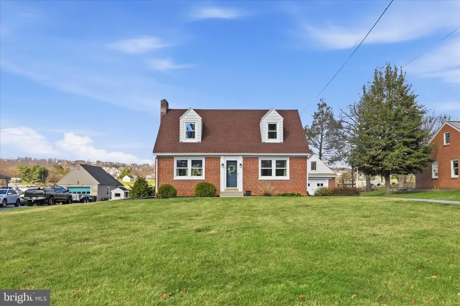 477 W Main St, Mountville, PA 17554 - #2