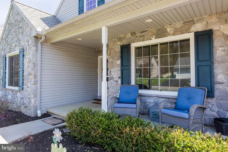 2050 Cloverton Dr, Columbia, PA 17512 - #2