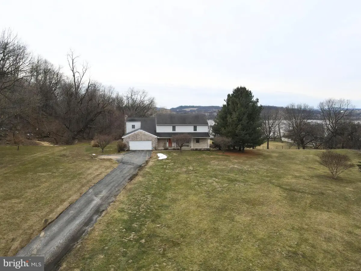 290 Locust Grove Rd, Bainbridge, PA 17502 - #1