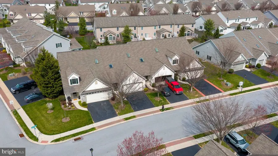 1343 Fieldstone Dr, Mount Joy, PA 17552 - #2