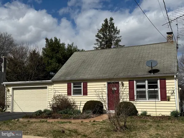 86 Village Dr, MOUNTVILLE, PA 17554