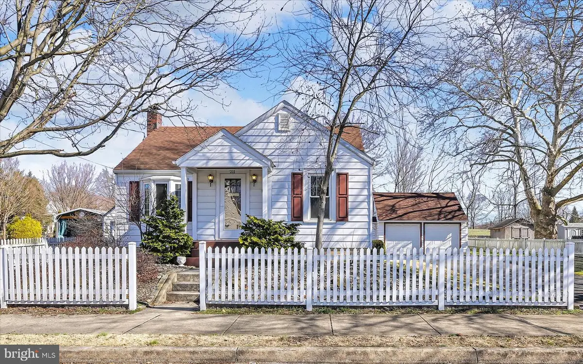 211 Noble St, Lititz, PA 17543 - #1