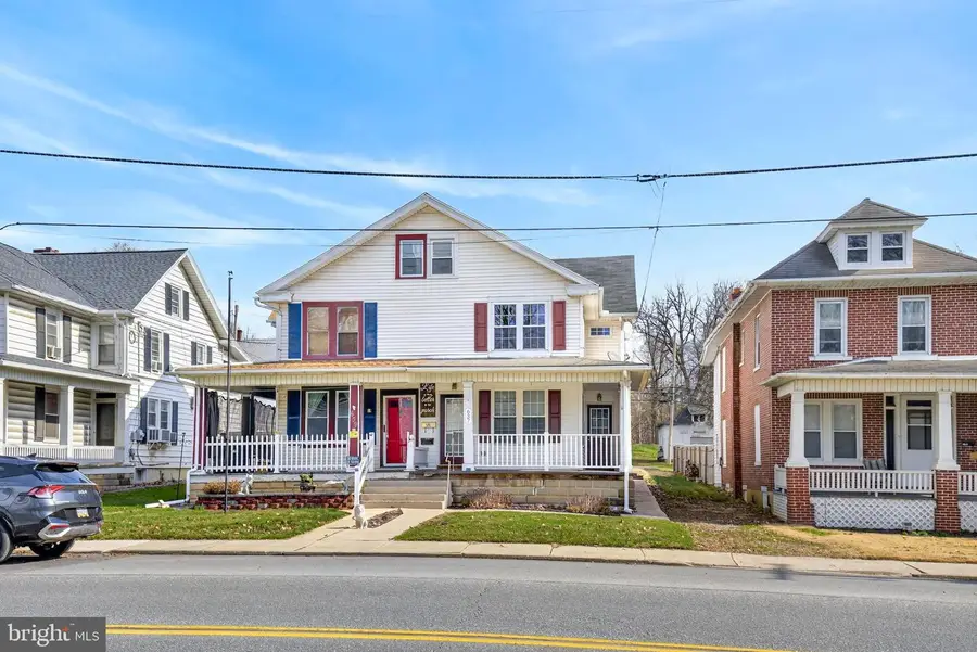 637 W Main St, Ephrata, PA 17522 - #2