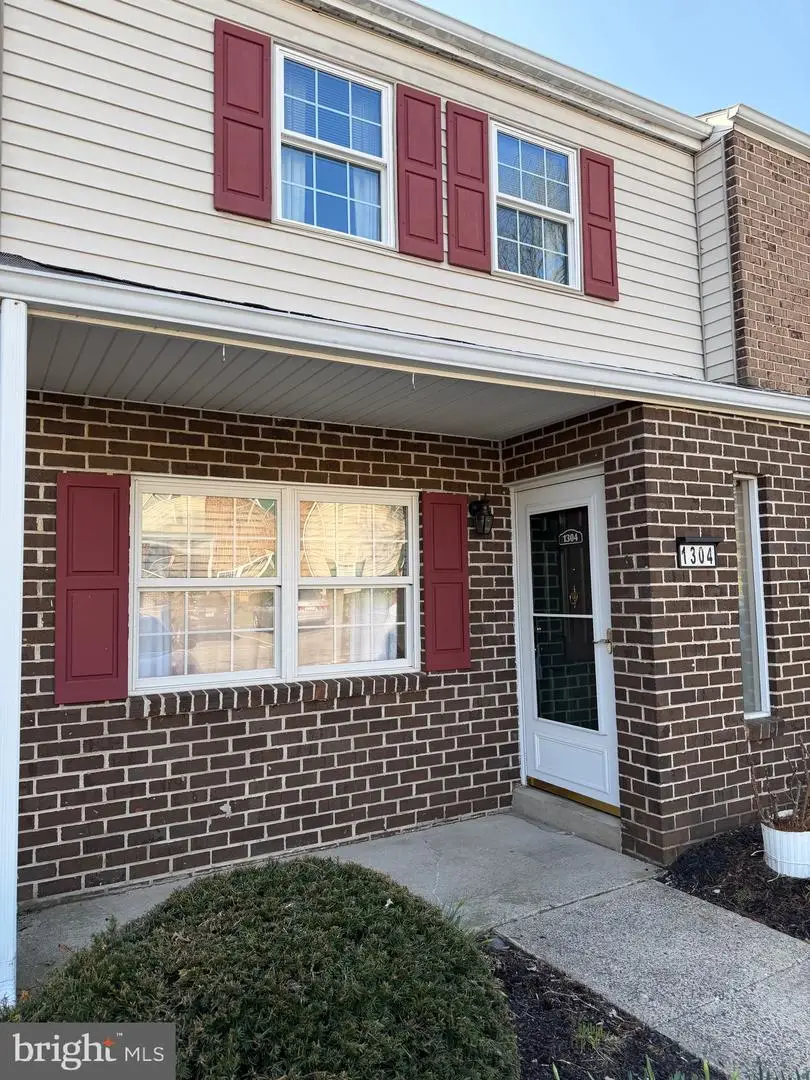 1304 Blue Jay Dr, Lancaster, PA 17601 - #1