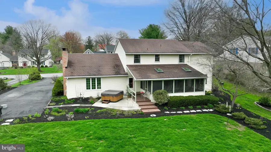 412 Wetherburn Dr, Lancaster, PA 17601 - #3