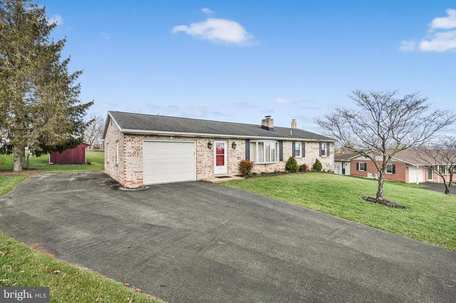 97 Hillside Dr, Ephrata, PA 17522 - #2