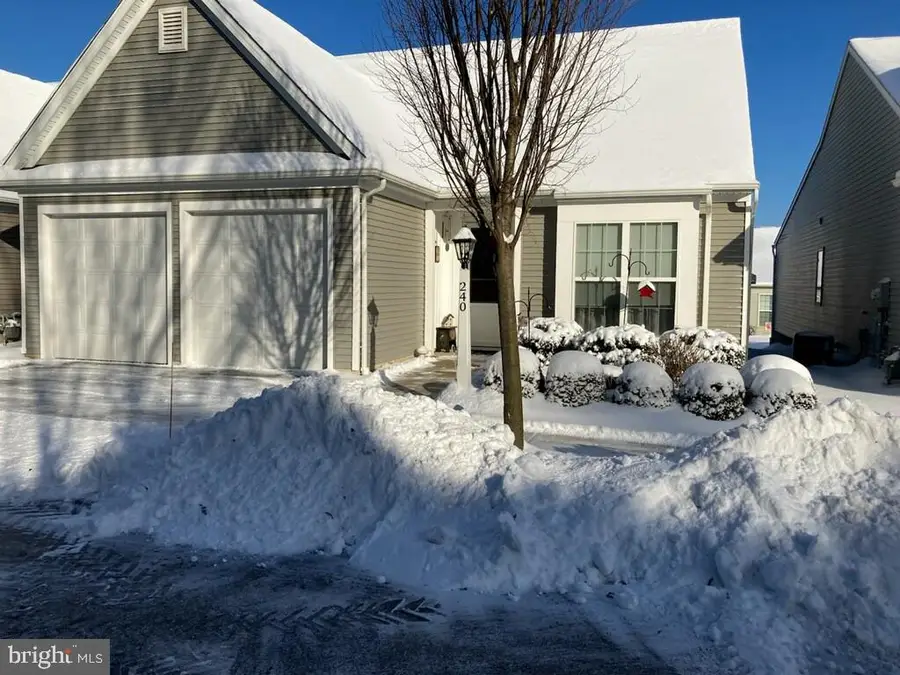 240 Asbury Ln, Strasburg, PA 17579 - #2