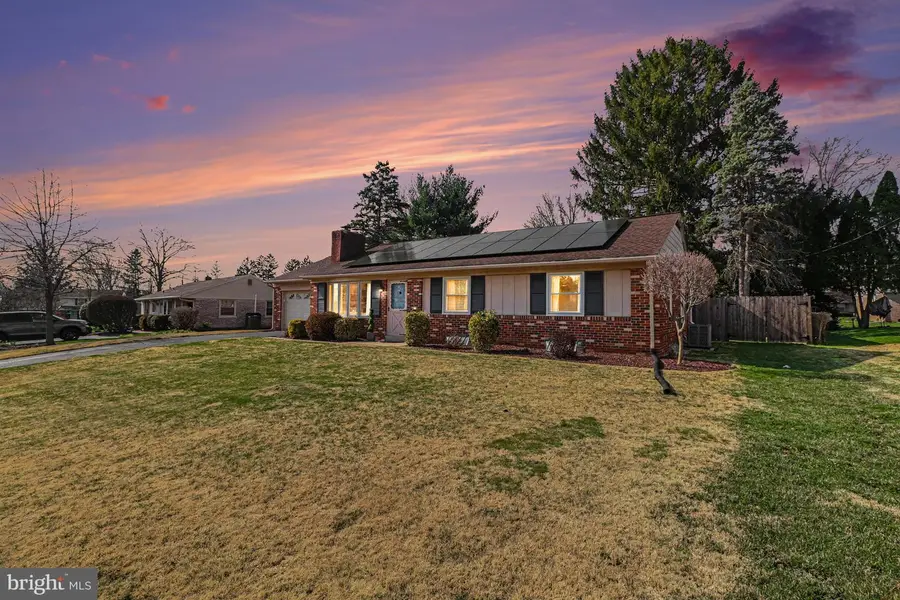 2731 Sherwood Ln, Lancaster, PA 17603 - #2