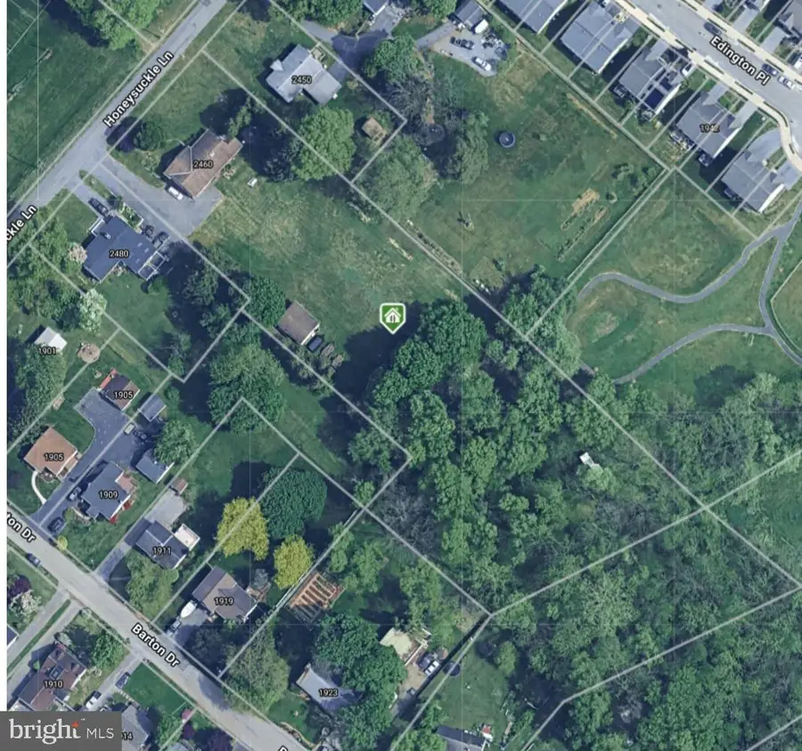 2460 Honeysuckle Ln, Lancaster, PA 17603 - #3