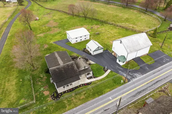 1435 Newport Rd, MANHEIM, PA 17545