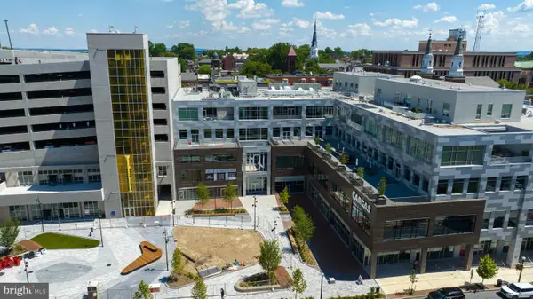 101 N Queen St #404, LANCASTER, PA 17603