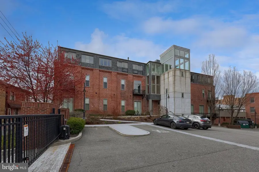 336-e N Christian St, Lancaster, PA 17602 - #2