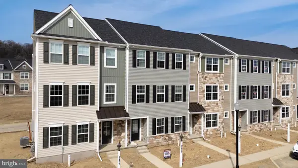 2449 Spring Water Circle, LANCASTER, PA 17601