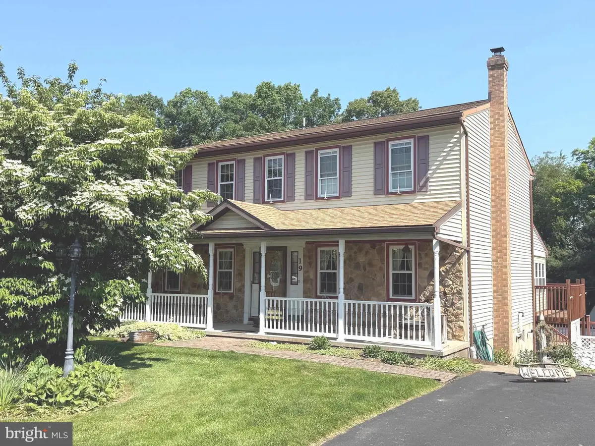 19 Valerie Dr, Elizabethtown, PA 17022 - #1
