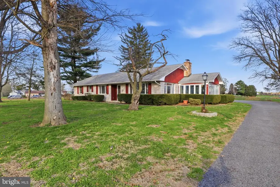 1437 Lititz Rd, Manheim, PA 17545 - #3
