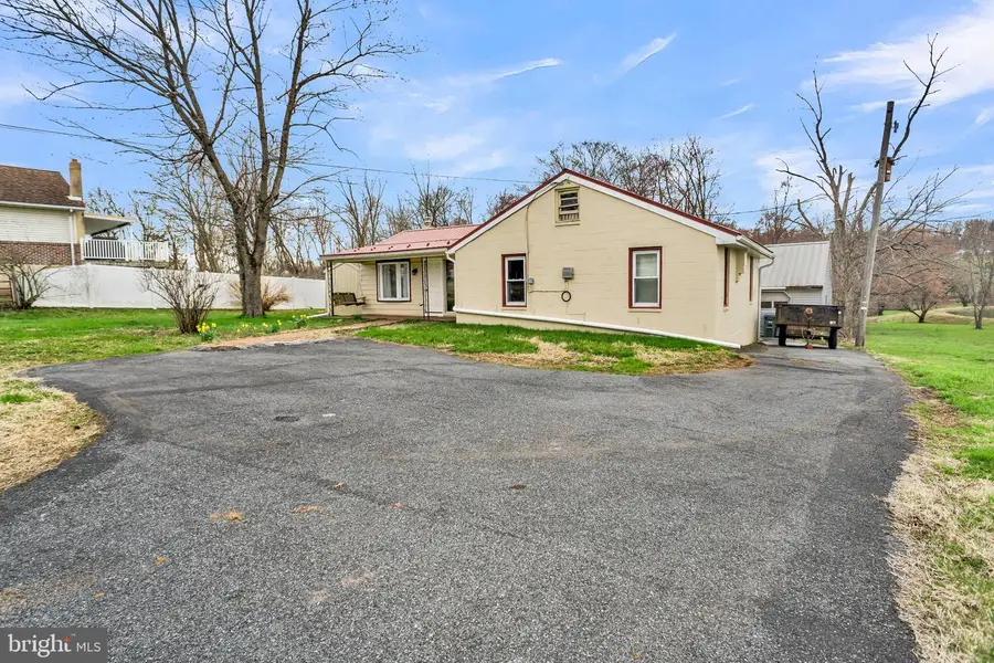 355 Reinholds Rd, Denver, PA 17517 - #2