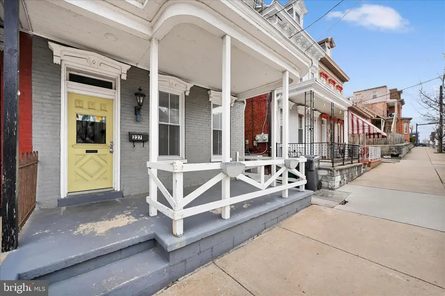 227 N 3rd St, Columbia, PA 17512 - #2