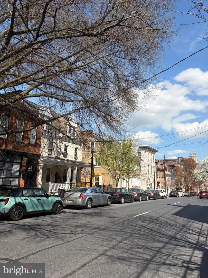 329 W King St, Lancaster, PA 17603 - #2