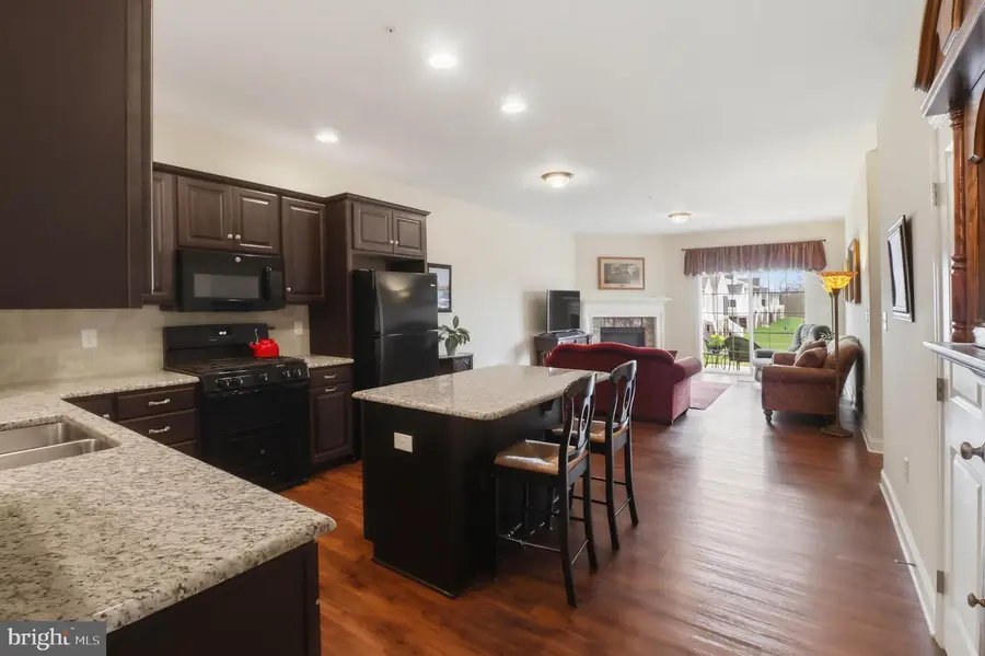 637 Lititz Reserve Ln, Lititz, PA 17543 - #2