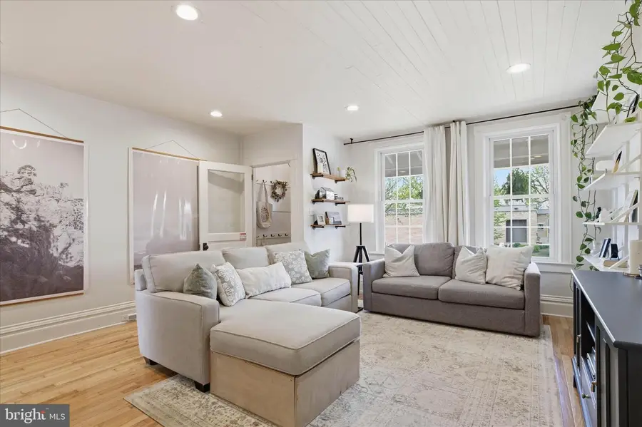 828 E Chestnut St, Lancaster, PA 17602 - #2