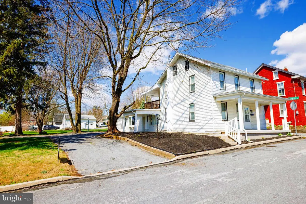 222 N Market Ave, Mount Joy, PA 17552 - #1