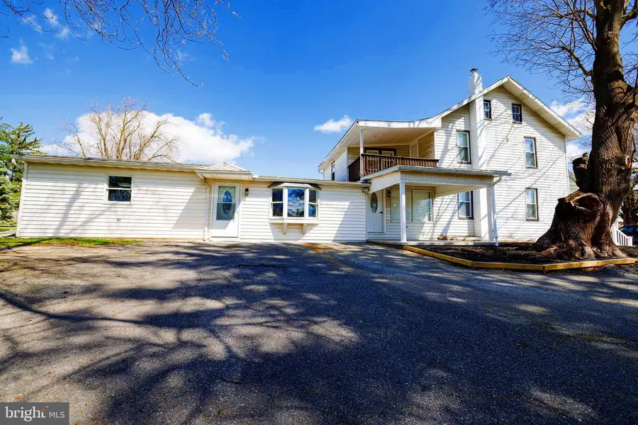 222 N Market Ave, Mount Joy, PA 17552 - #3