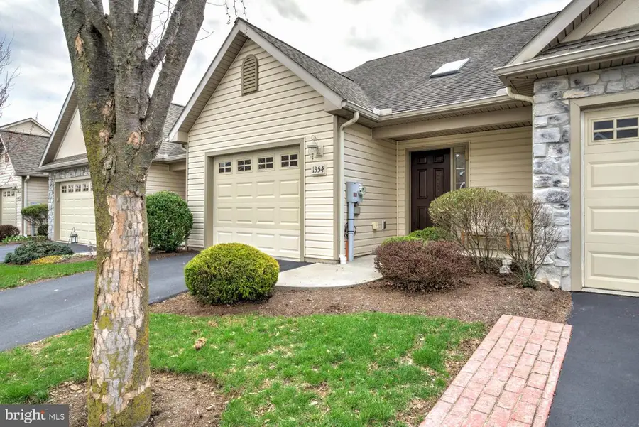 1354 Fieldstone Dr, Mount Joy, PA 17552 - #3