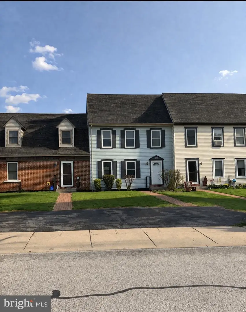 129 Carriage House Dr, Willow Street, PA 17584 - #1