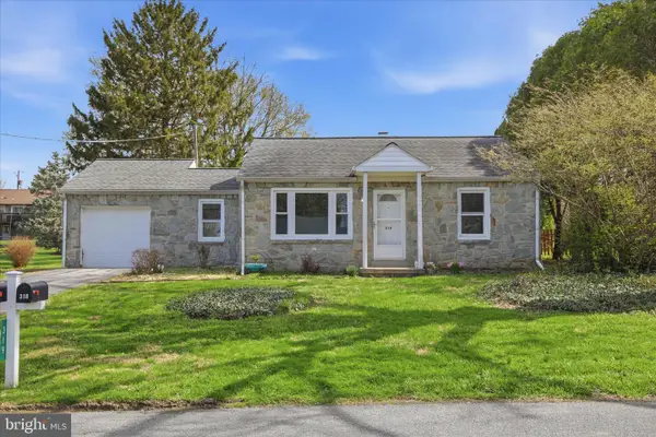 319 Dahlia Rd, LANCASTER, PA 17602