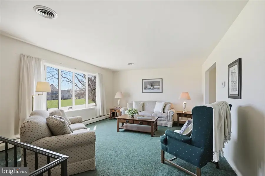 181 Bomberger Rd, Lititz, PA 17543 - #2