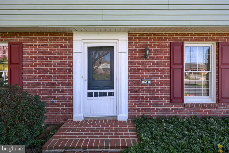 24 Blaine Ave, Leola, PA 17540 - #2