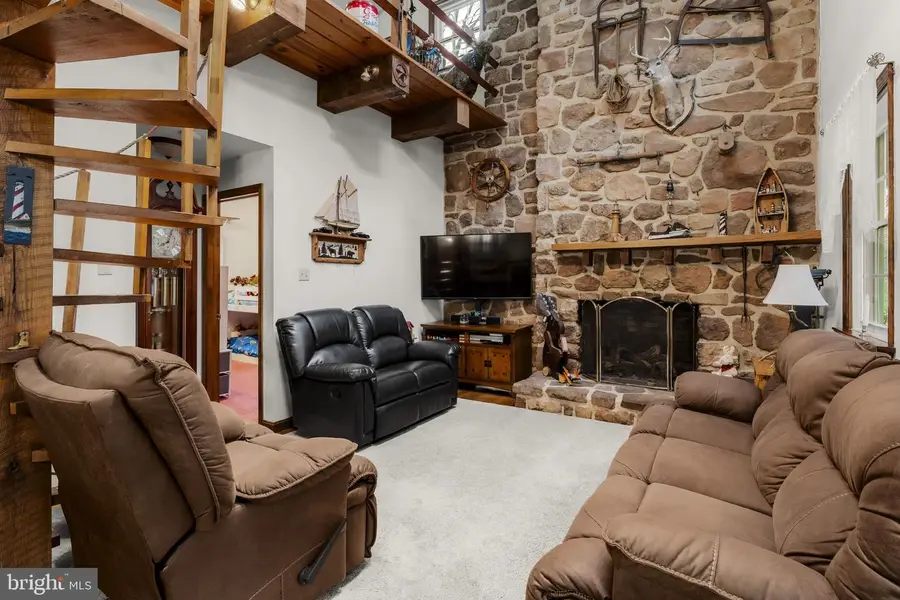 1195 Seglock Rd, Lititz, PA 17543 - #3