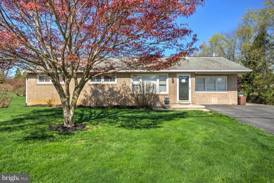 2049 Pine Dr, Lancaster, PA 17601 - #3