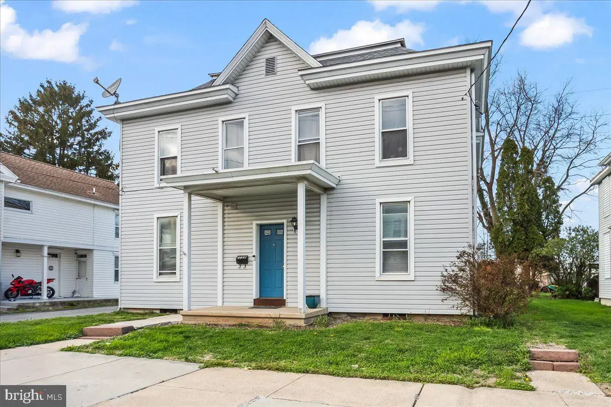 35 W Donegal St, Mount Joy, PA 17552 - #1