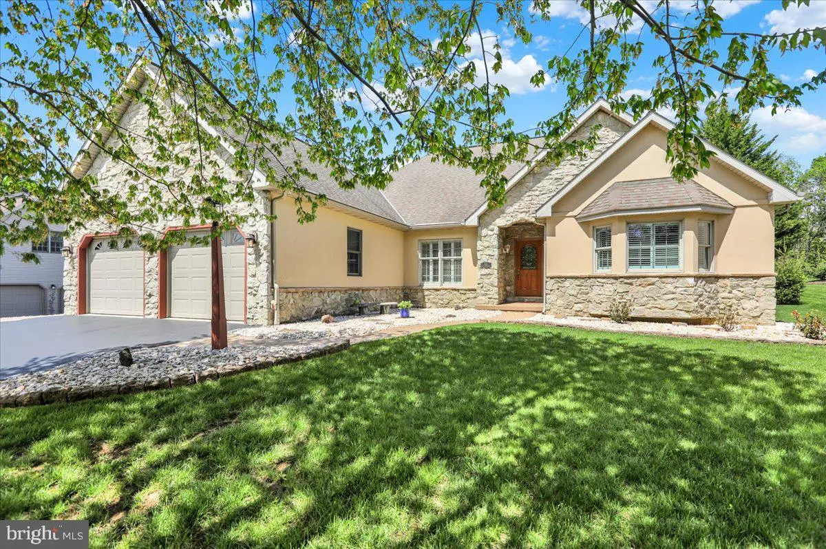 426 W Charlotte St, Millersville, PA 17551 - #1