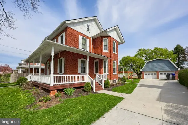 15 N Kinzer Rd, KINZERS, PA 17535