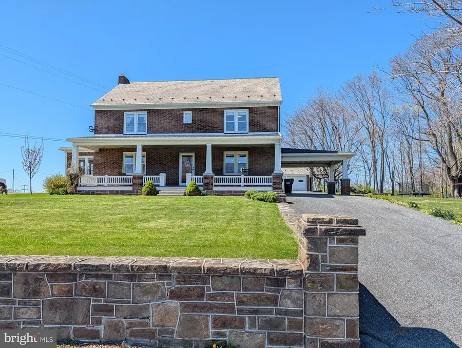 663 Wide Hollow Rd, East Earl, PA 17519 - #2