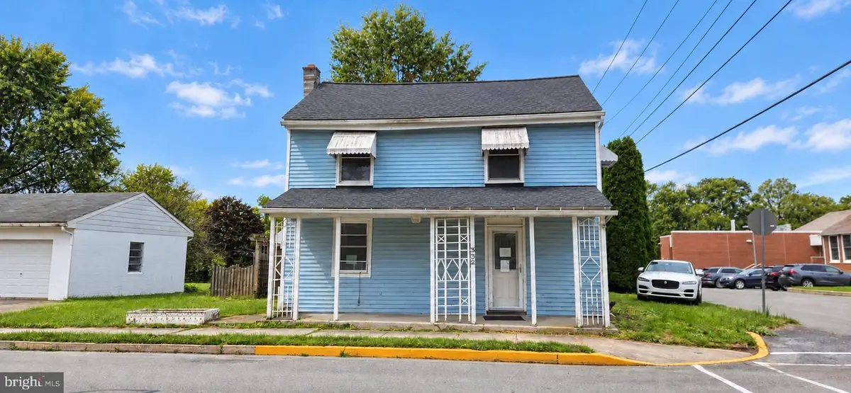 332 N 2nd St, Bainbridge, PA 17502 - #1