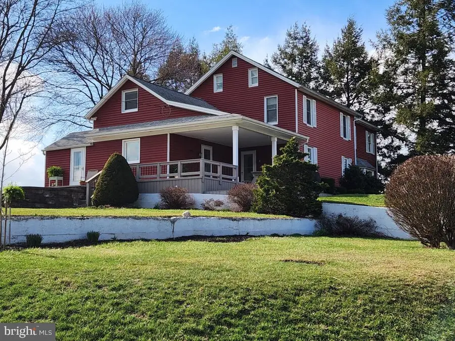 2575 Valley Rd, Manheim, PA 17545 - #2