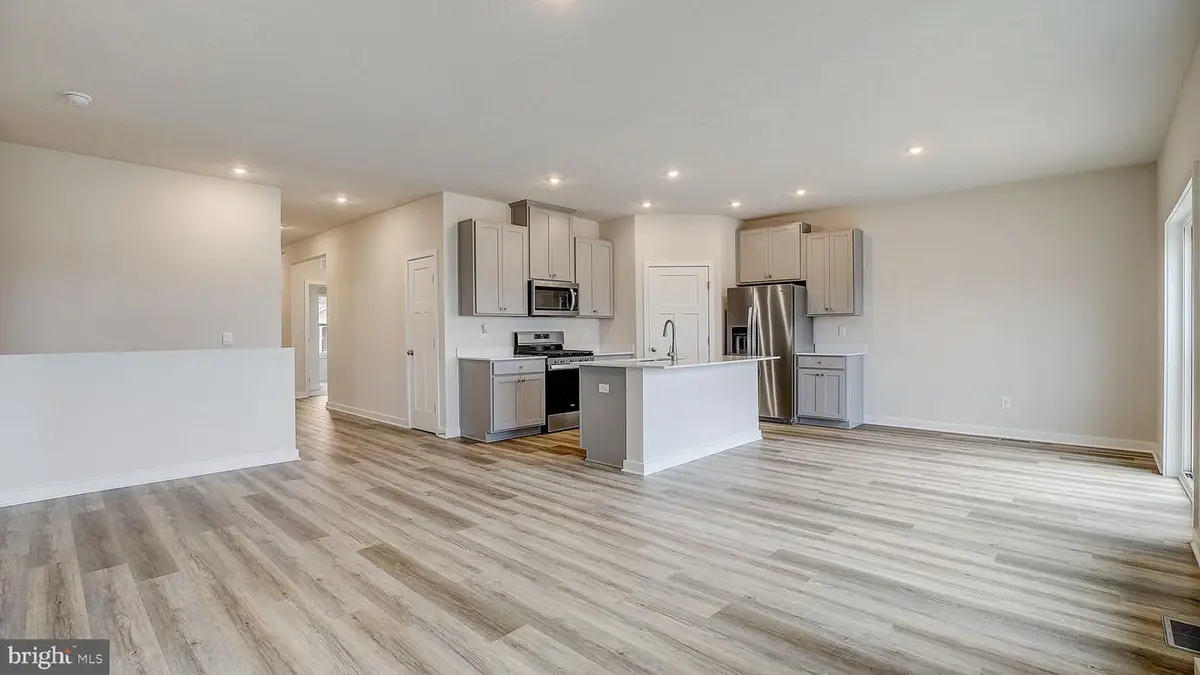 206 Lindsey Dr, Columbia, PA 17512 - #1