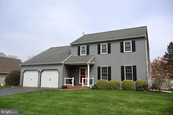 41 Hemlock Ln, LEOLA, PA 17540