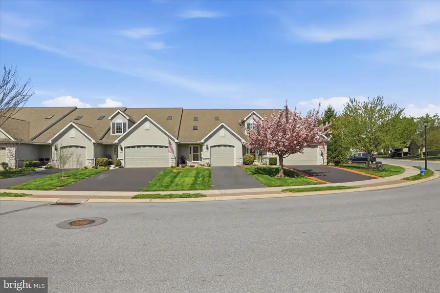 1321 Fieldstone Dr, Mount Joy, PA 17552 - #2