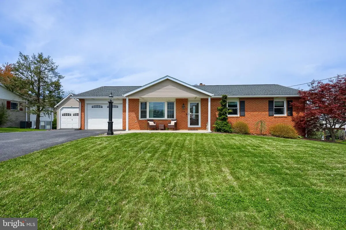 524 W Trout Run Rd, Ephrata, PA 17522 - #1