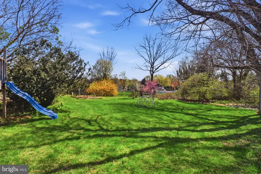 535 E Roseville Rd, Lancaster, PA 17601 - #2