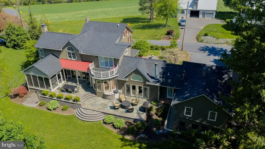 1522 Hunsecker Rd, Bird In Hand, PA 17505 - #2