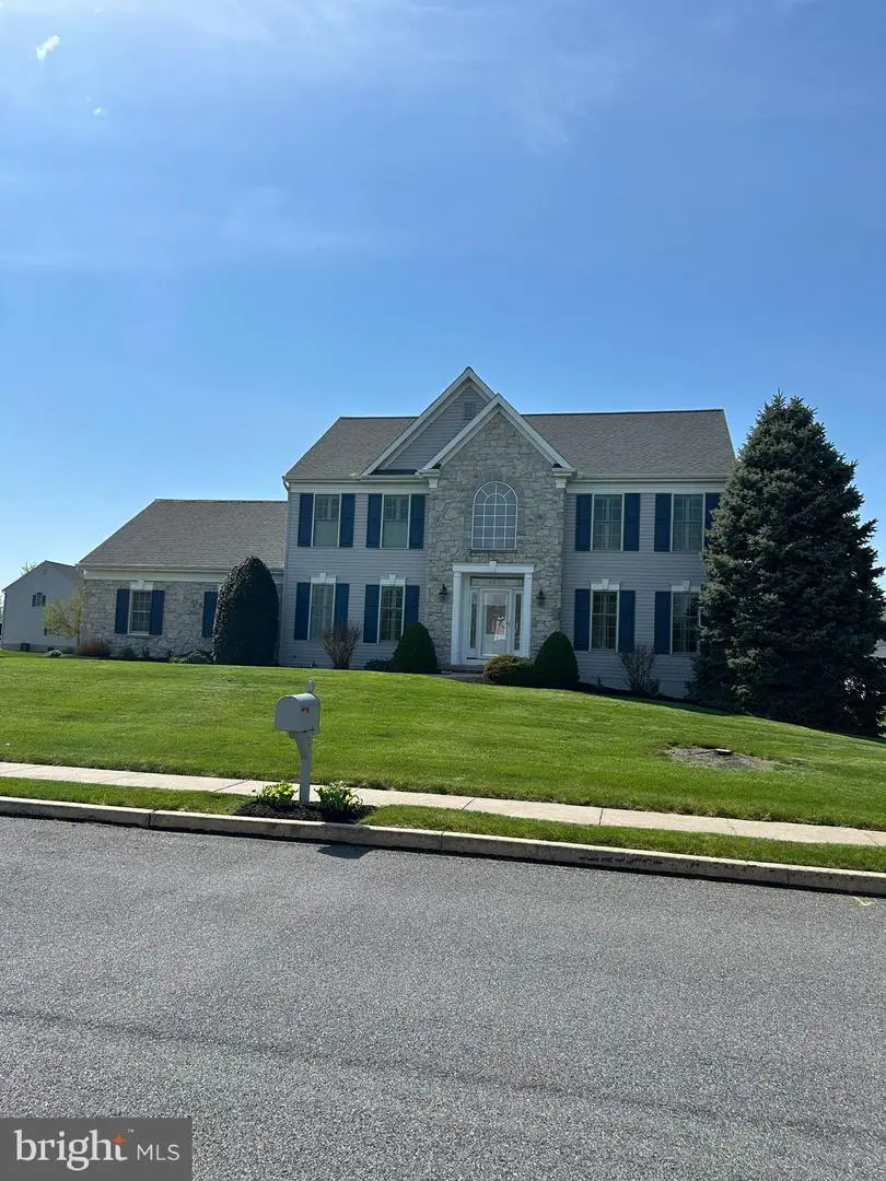 527 Peace Ave, Mount Joy, PA 17552 - #2