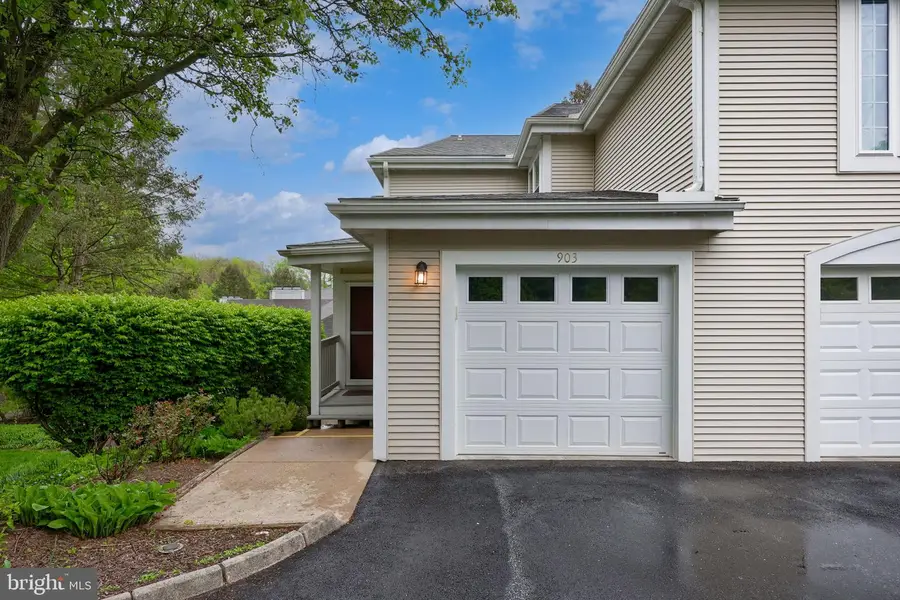 903 Country Place Dr, Lancaster, PA 17601 - #2