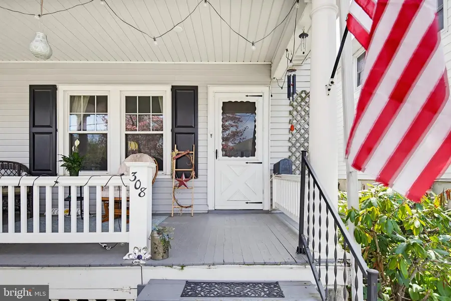 308 E New St, Lititz, PA 17543 - #2