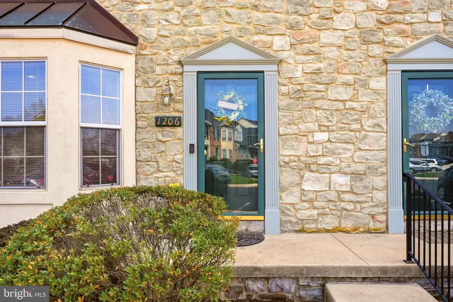 1206 Cobblestone Ln, Lancaster, PA 17601 - #2