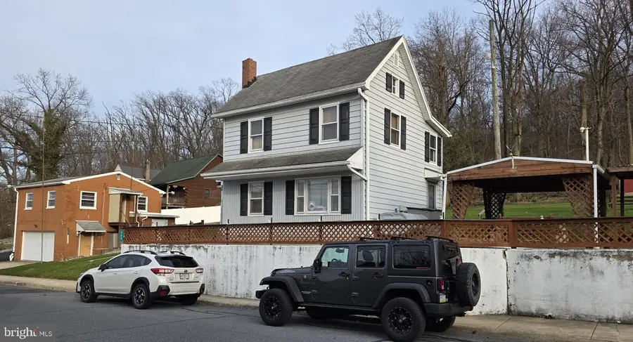 485 N Maple St, Ephrata, PA 17522 - #2